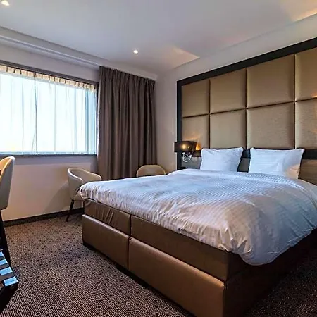 Riva - Delft 4*
