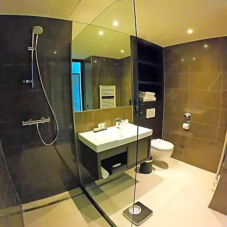 Riva - Delft 4*