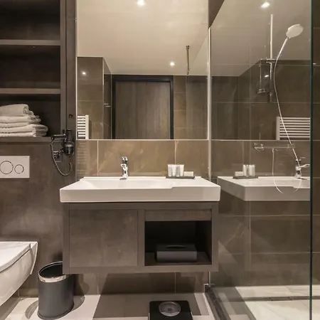 호텔 Riva - Delft 4*