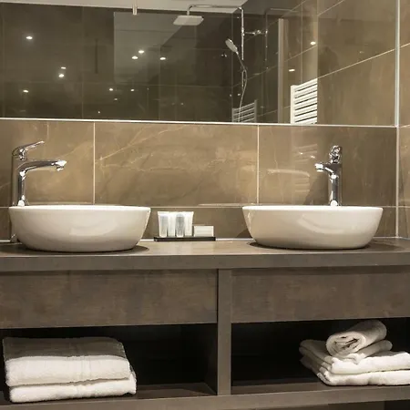 Riva - Delft Hotel 4*